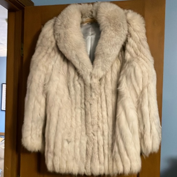 EUC Sz 12 Elegant Cream (off white w black tips) vintage Fur Coat - Fox - Picture 1 of 6